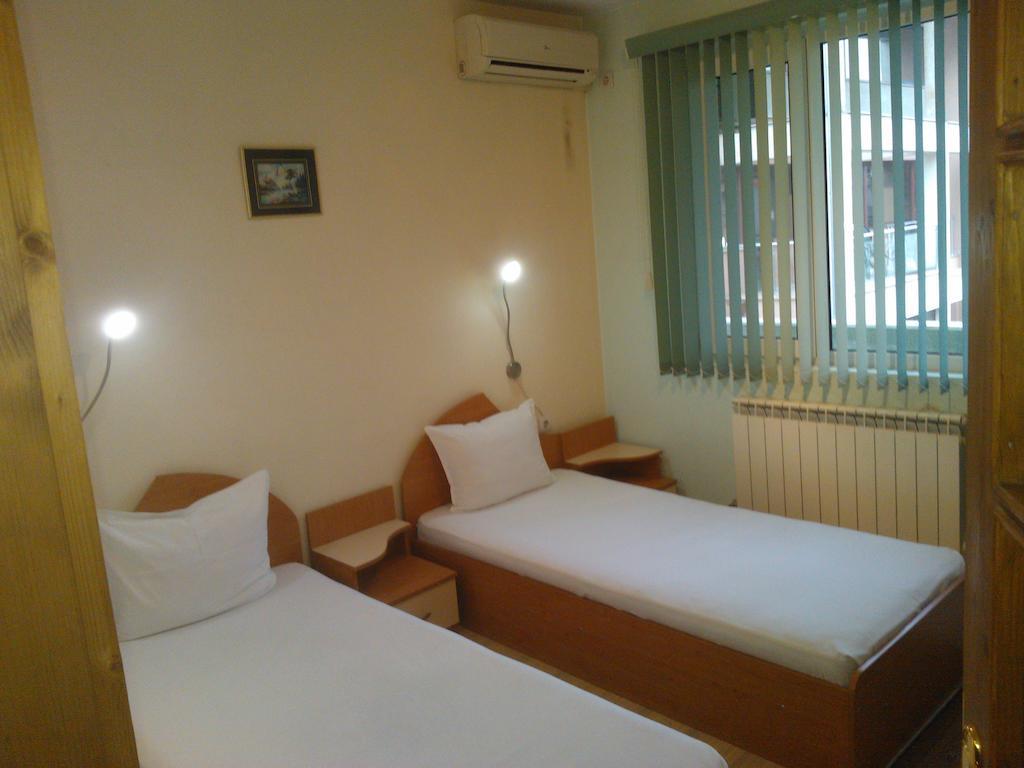 Hotel Tsarevets Asenovgrad Room photo