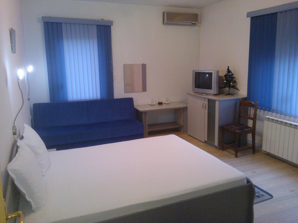 Hotel Tsarevets Asenovgrad Room photo